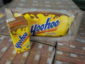 lot 422 image: Case of 40 ct 6.5 oz Yoo-hoo Chocol...