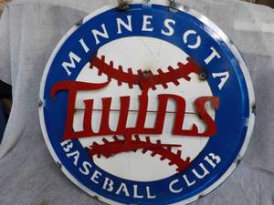 lot 5 image: Handmade Metal 3D Minnesota Twins S...