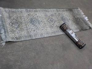 lot 59 image: 2 New Threshold runners but 1 has shipping damage