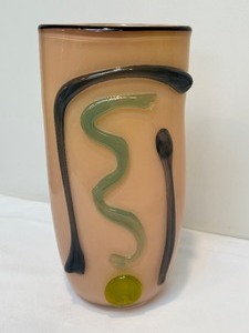 lot 32 image: Artisan Hand Blown Glass Vase by Peter Zelle