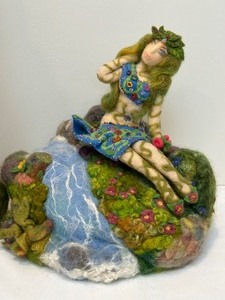 lot 39 image: Artisan Needle - Felt Wool and Silk Art Figurine by Kathleen Dodge DeHaven