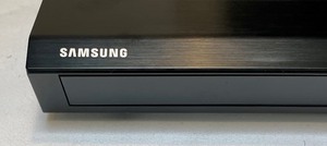 lot 142 image: Samsung Blu Ray DVD Player