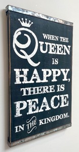 lot 207 image: Sassy Wall Decor