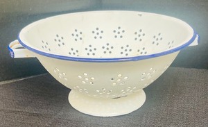 lot 213 image: Vintage Wares