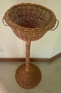 lot 215 image: Vintage Wicker Plant Stand