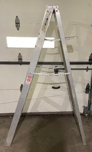 lot 234 image: Keller 6 Foot Ladder