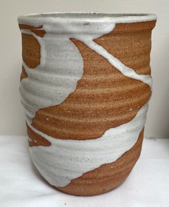lot 58 image: Trio of Pottery Vases by Peter Zelle