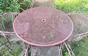 lot 237 image: Metal Patio Table and 4 Chairs