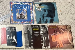 lot 262 image: 9 Record Albums
