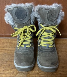 lot 366 image: Winter Boots by Santana of Canada