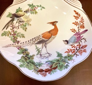 lot 369 image: Delightful Serving Dish by Williamsburg Mattahedeh