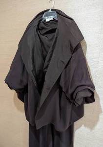 lot 85 image: Vintage Zoran Brown Silk Jacket and Pants