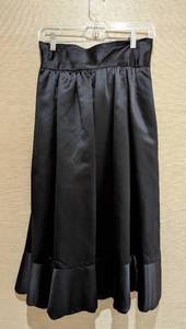 lot 87 image: Vintage Valentino Boutique Black Silk Skirt