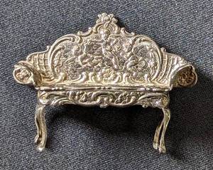 lot 104 image: Sterling Silver Miniature Sofa Brooch