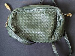 lot 108 image: Small Bottega Veneta Green Leather Purse