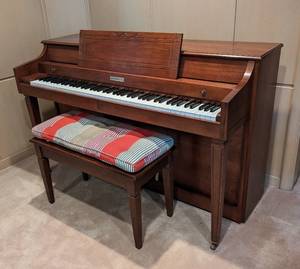 lot 175 image: Baldwin Upright Piano