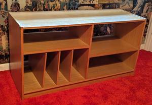 lot 194 image: Vintage Mid Century Wood Media Console