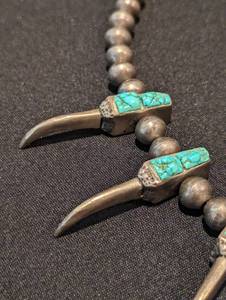lot 286 image: Amazing Turquoise Bear Claw Necklace