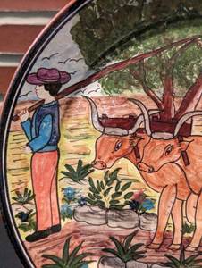 lot 303 image: Decorative Painted Glazed Dish