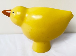 lot 252 image: Arabia Finland Large Yellow Chick Figurine