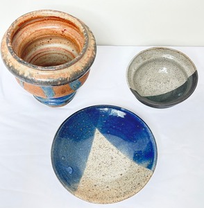 lot 161 image: Variety of Three Artisan Glazed Pottery Items Including a Plate, Bowl and Vase