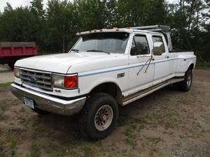 lot 3 image: 1988 Ford F-350