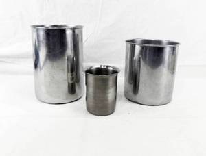 lot 20 image: Lot of 3 Beakers Including Polar Ware 250B Stainless Steel Griffin Style Beaker and 2 Aluminum Beakers