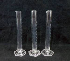 lot 91 image: Set of 3 Mercer Glass Works Merco 100 ML Glass Graduated Cylinders