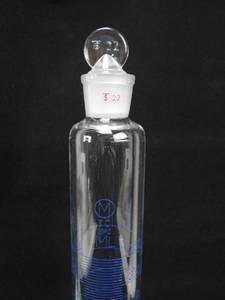 lot 36 image: Mercer Glass Works 250 ML Glass Graduated Mixing Cylinders with Stopper