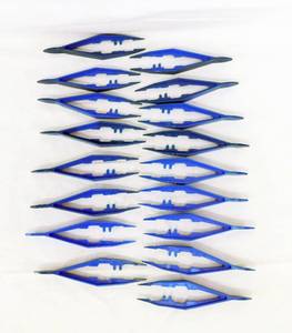 lot 63 image: Lot of 17 Plastic Tweezers for Dissecting