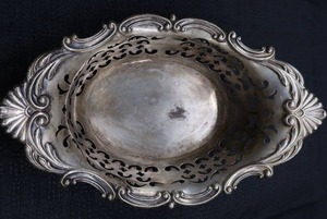 lot 2 image: STERLING SILVER GORHAM 1998 SILVER NUT SERVING DISH
