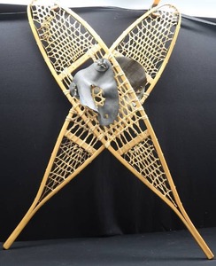 lot 4 image: SNOWSHOES  12X60 MADE IN CANADA