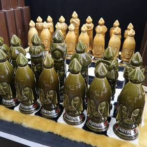 lot 1 image: RARE COMPLETE LIMITED EDITION OLD CROW DECANTER CHESS SET PLUS