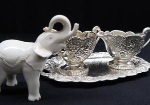 lot 34 image: SILVER PLATE SET  LENOX ELEPHANT