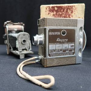 lot 35 image: REVERE EIGHT VINTAGE CAMERA