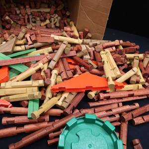 lot 53 image: LINCOLN LOGS