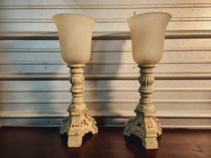 lot 1 image: 2 Lamps