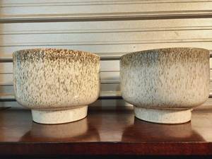lot 9 image: Planter Pots