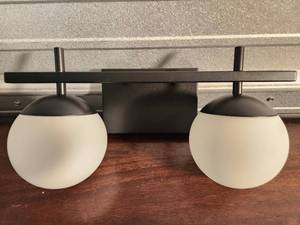 lot 17 image: New Contemporary Wall Lamp