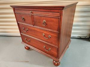 lot 24 image: Bob Timberlake 4 Drawer Chest