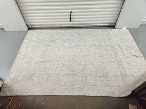 lot 38 image: 6x 9 Rug