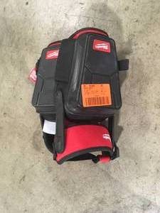 lot 16 image: Milwaukee Stabilizer Knee Pads   Customer Returns See Pictures