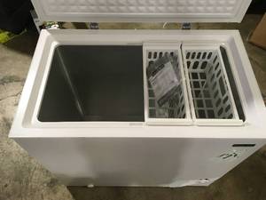 lot 34 image: Magic Chef 7.0 cu. ft. Chest Freezer in White Damaged Customer Returns See Pictures in working order