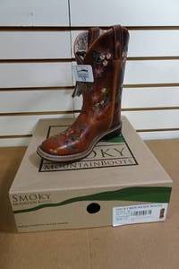 Smoky Mountain Boots -Kids Size 1.5, Floral Stitching