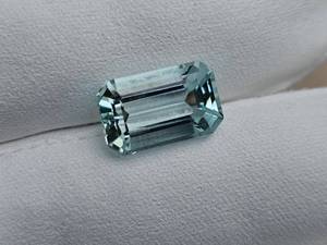lot 7C image: 7.03 Carat Aquamarine Gemstone $2,450 Retail VIDEO