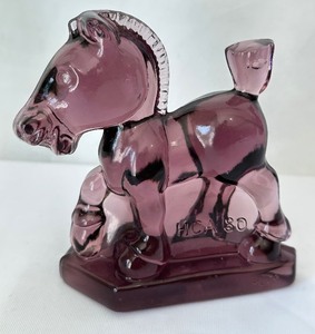 lot 142 image: Pair of Heisey by Imperial Oscar Sparky Plug Horse Heather 1980