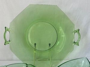 lot 138 image: Antique Green Moongleam Heisey Glassware Items including a Heisey Relish Tray