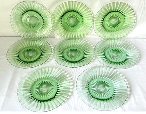 lot 109 image: Set of Eight Vintage Heisey Green Depression Course Rib Luncheon Plates