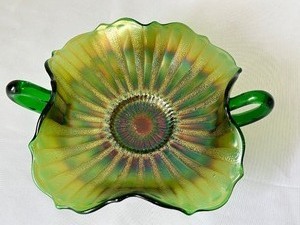lot 102 image: Antique Fenton Green Stippled Rays Two Handled Bon Bon Carnival Glass Bowl