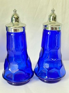 lot 105 image: Vintage Cobalt Blue Salt and Pepper Shakers